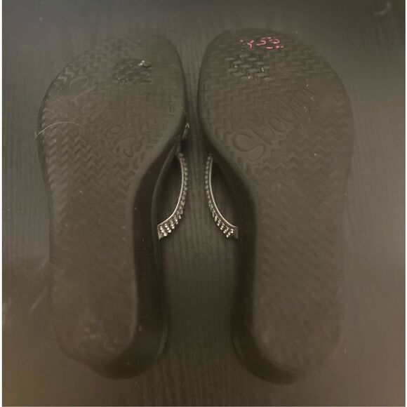 Sketchers Sandals Size 8 - Picture 5 of 6